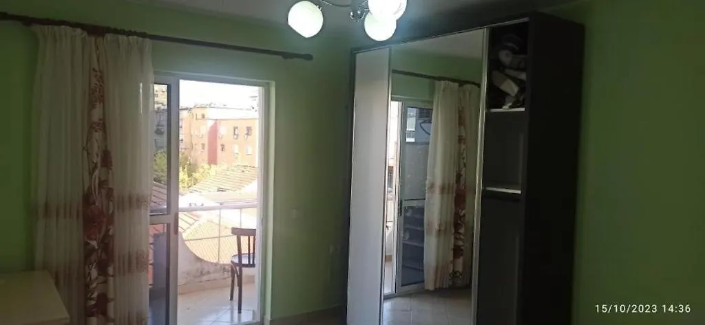 Royal 2 Hostel Opposite Nalu Bar Tirana 0*,