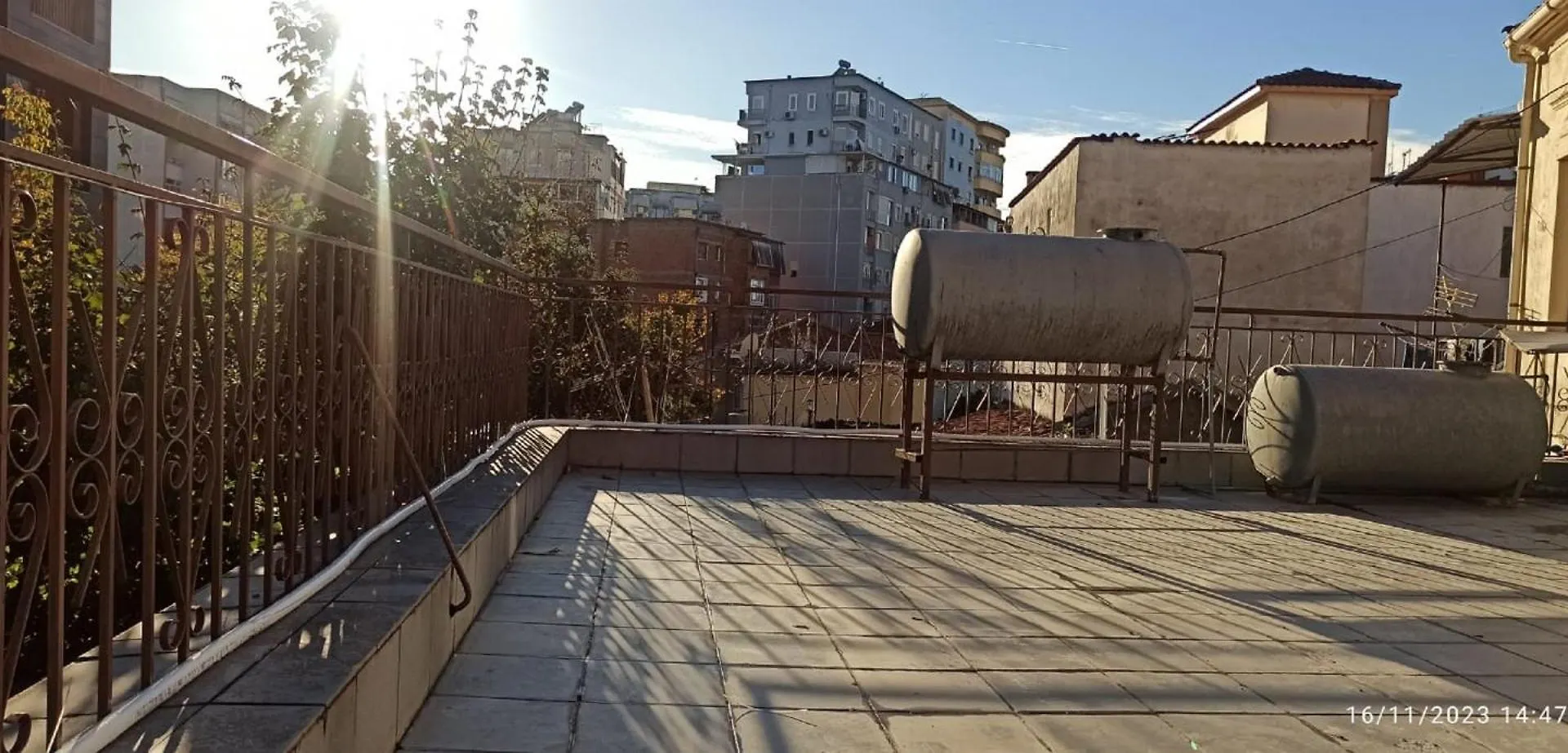 Royal 2 Hostel Opposite Nalu Bar Tirana 0*,