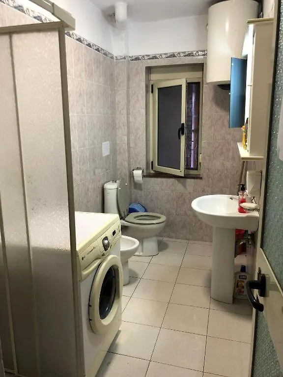 Royal 2 Hostel Opposite Nalu Bar Tirana