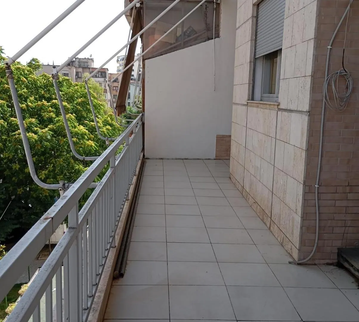 Royal 2 Hostel Opposite Nalu Bar Tirana Albanien