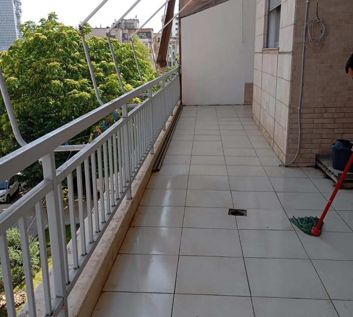 Royal 2 Hostel Opposite Nalu Bar Tirana