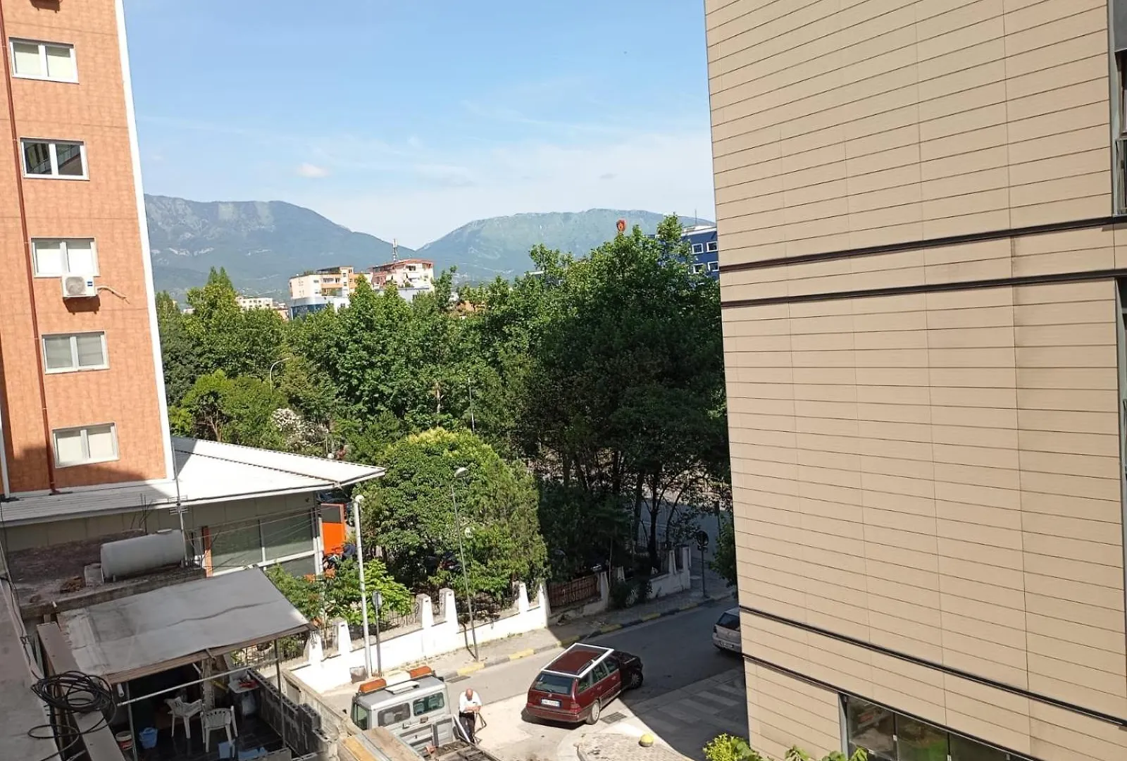 Royal 2 Hostel Opposite Nalu Bar Tirana