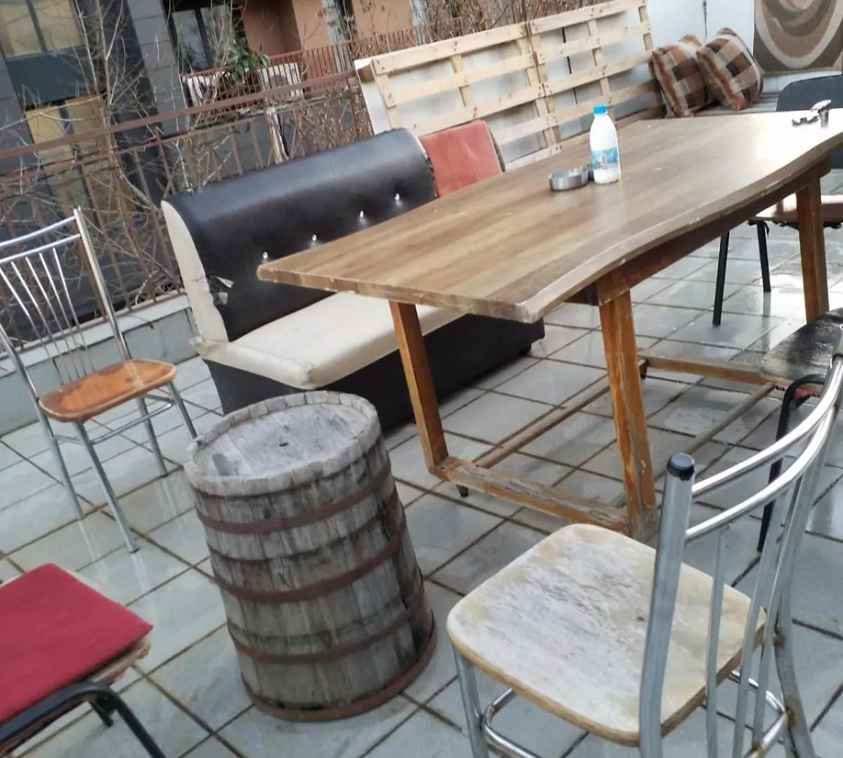Royal 2 Hostel Opposite Nalu Bar Tirana