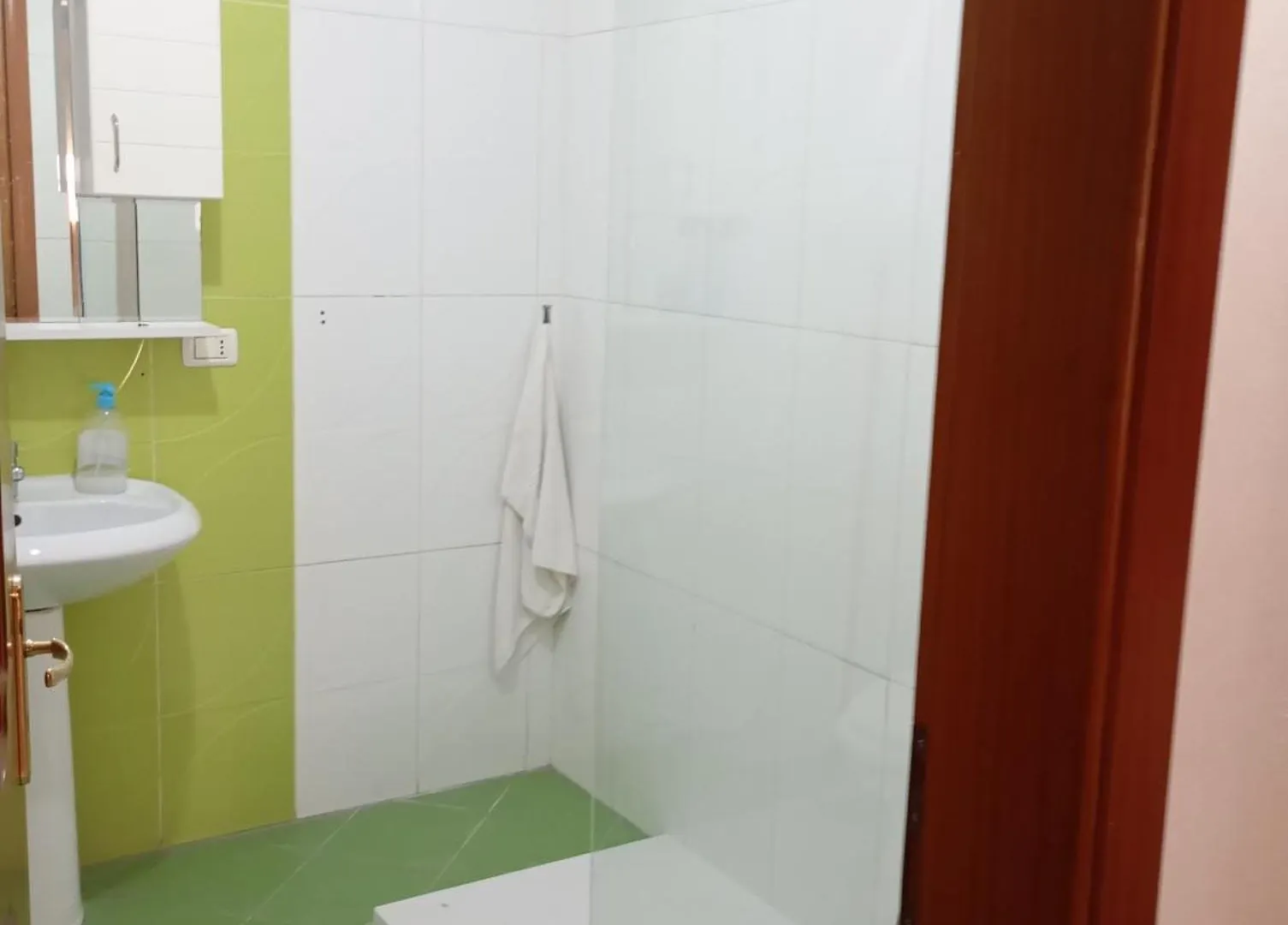 Royal 2 Hostel Opposite Nalu Bar Tirana